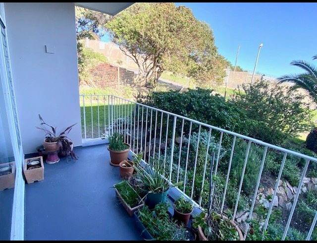2 BEDROOM APARTMENT FOR SALE IN FISH HOEK